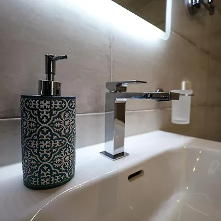 Apartament Tac-Cnic Heritage Living Luxury 1Br Suite With Rooftop Jacuzzi & Gozo Views